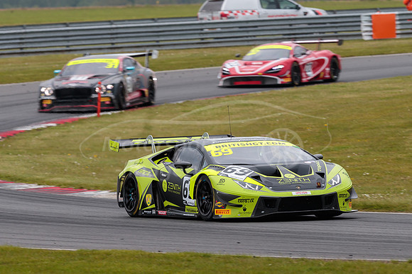 69  Barwell Motorsport - Lamborghini Huracan GT3 EVO  Sam De Haa