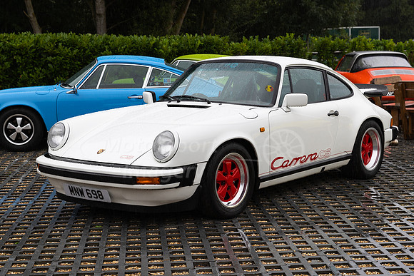 MNW 698  Porsche Carrera Coupe