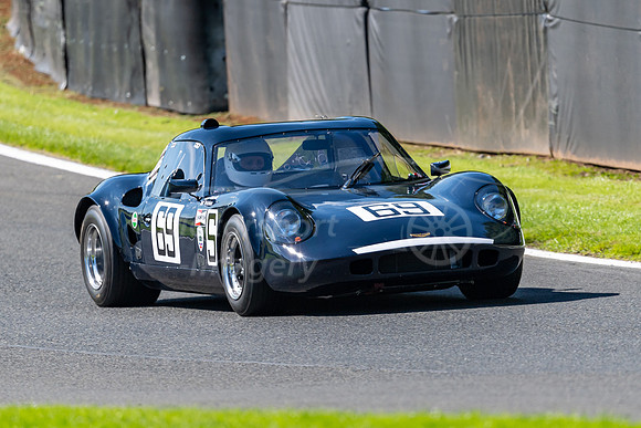 69 Roger Whiteside Chevron B8