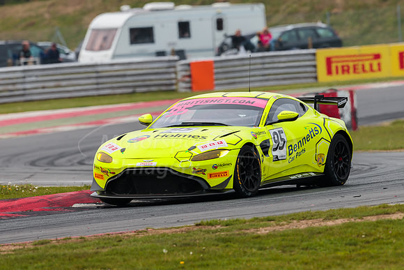 95  TF Sport - Aston Martin V8 Vantage GT4  Patrick Kibble / Jos