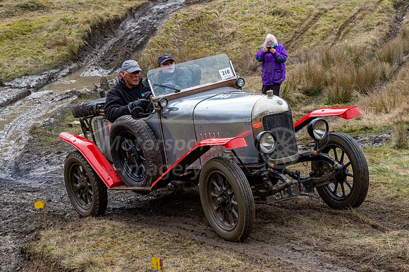 210  David Marsh  MORRIS BULLNOSE 2 SEATER SC 52