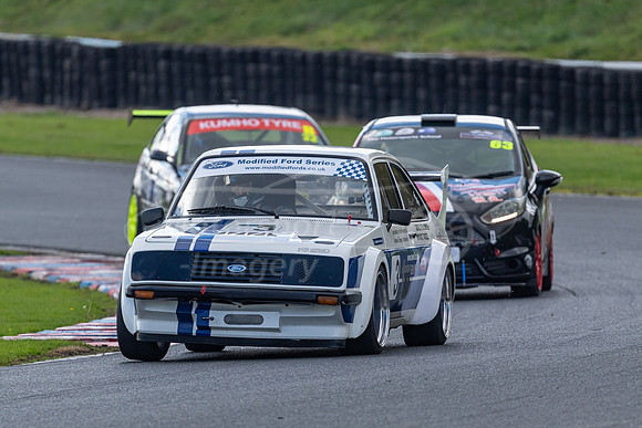 33 Paul NEVILL  Ford Escort RS2000