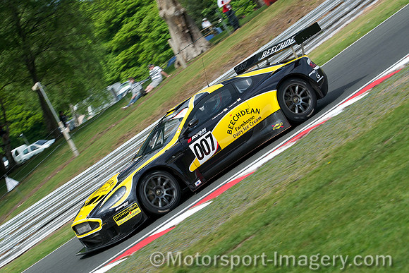 Andrew Howard, jonathan Adam, Beechdean Motorsport Aston Martin DBRS9
