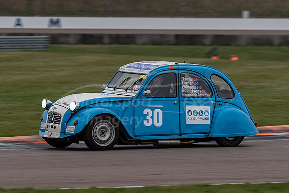 30 Lien Davies