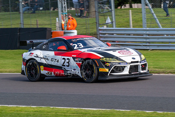23  Sam Smelt / James Kell,  Toyota GR Supra GT4