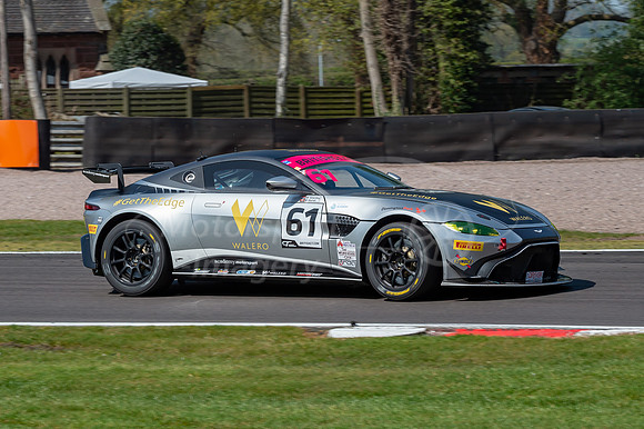 61  Academy Motorsport - Aston Martin V8 Vantag