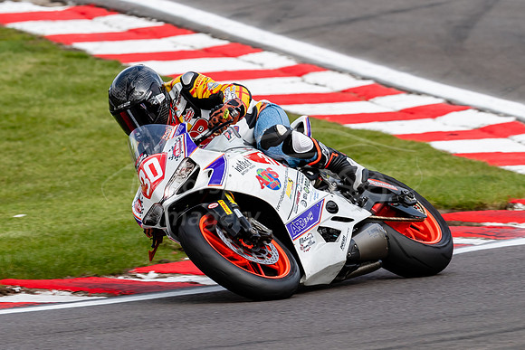 30 Andy Booth,