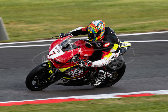 7 Dan Couzens