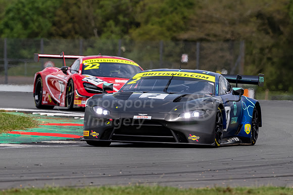 2  Mark Farmer / Nicki Thiim, TF Sport - Aston Martin V8 Vantage