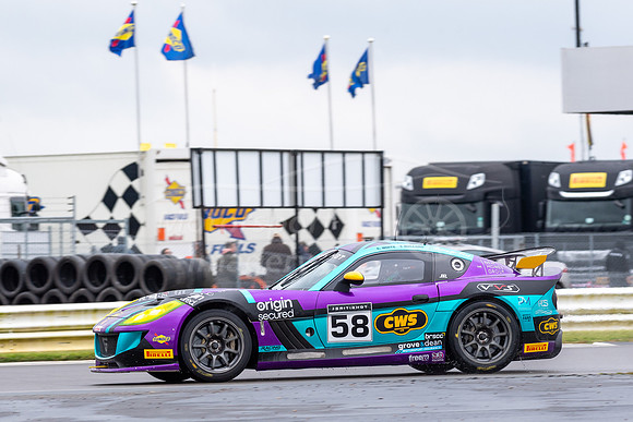 58 Colin White / Tom Holland