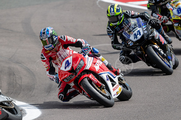 4 Ian Hutchinson Honda,