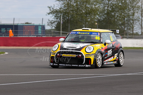 66 Ronan Pearson