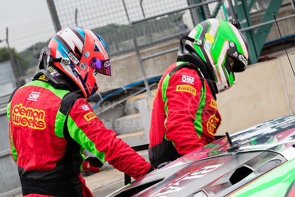 33 Jon Minshaw / Phil Keen