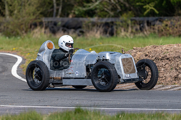 146  Peter LOXSTON, AUSTIN FIAT,