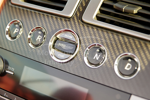 Aston Martin DB9