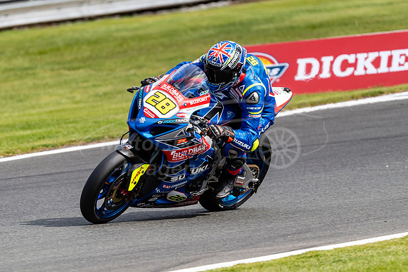28 Bradley Ray Suzuki,