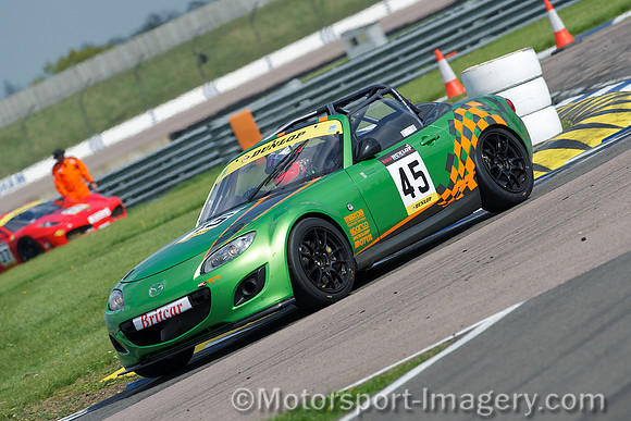 Mazda MX5 GT, Mark Ticehurst / Owen Mildenhall