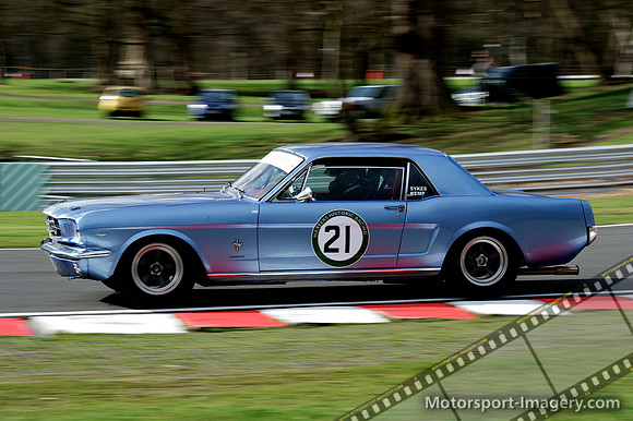 Richard Sykes, Charlie Kemp, Ford Mustang