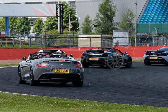 GO02ULD Aston Martin Vanquish