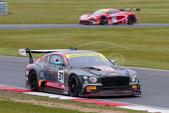 31  JRM Racing - Bentley Continental GT3  Seb Morris / Rick Parf