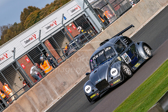 207 Robert CROYDON / Derek BASHAM / Paul TURNER