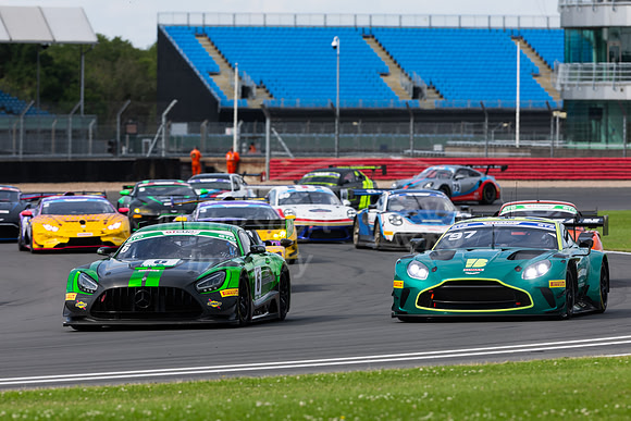 Sunday Race 2 start
