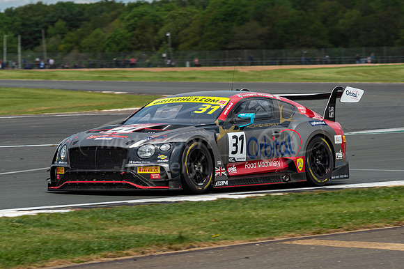 31  Seb Morris / Rick Parfitt Jnr