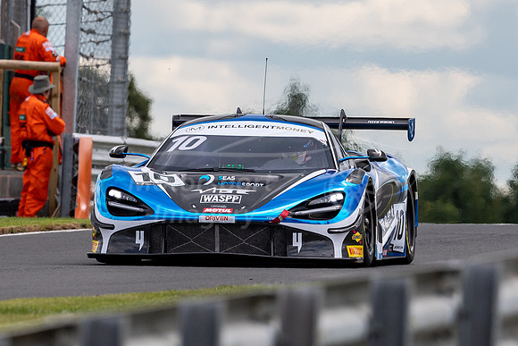 10  Jordan Witt / Jack Mitchell, 2 Seas Motorsport McLaren 720S GT3