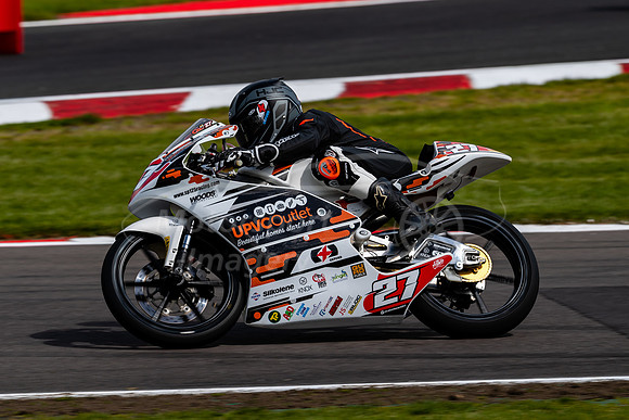 27 Calum Beach Honda,