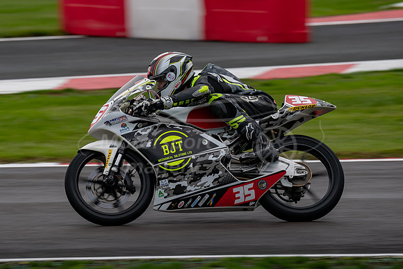 35 Jeremy KNIGHT