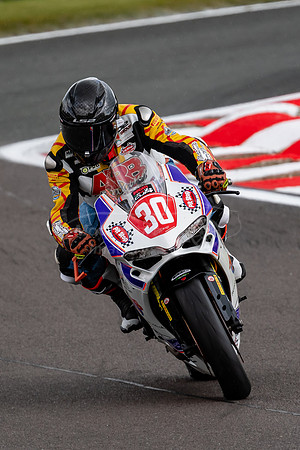 30 Andy Booth,