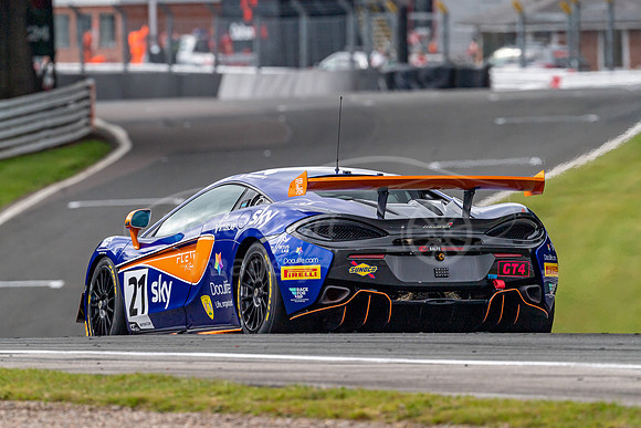 21  Mia Flewitt / Euan Hankey, Balfe Motorsport McLaren 570S GT4