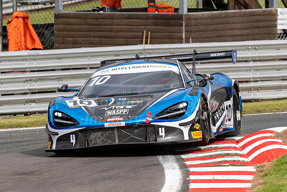 10  Jordan Witt / Jack Mitchell, 2 Seas Motorsport McLaren 720S GT3