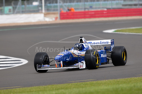 Damon Hill in the Williams-Renault FW18