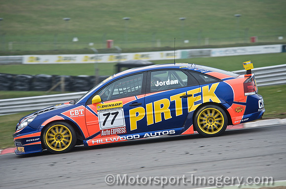Andrew Jordan in the Pirtek Racing Vectra