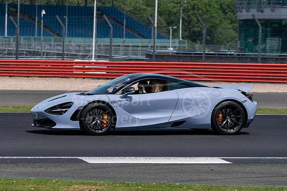 WX18 GKK McLaren 720S