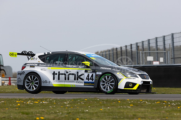 44  Alex Day / William Foster