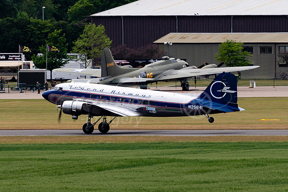N25641 Douglas DC-3C "Liberty" Legend Airways