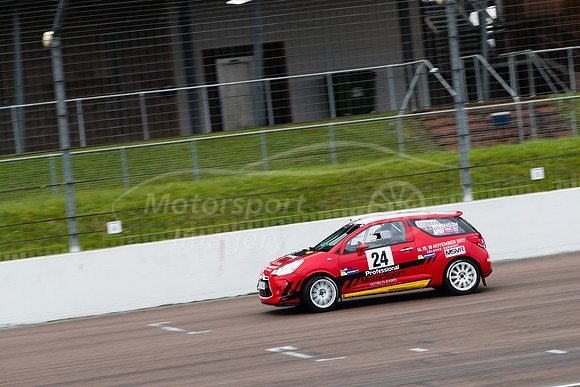 24  Tony Robinson / Paul Wakely