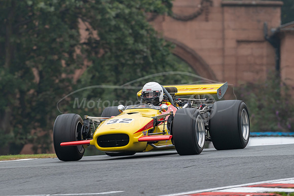 32 Alan Simmonds Lola T142