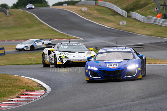 86 Chun Cheong Ip / Luke Garlick