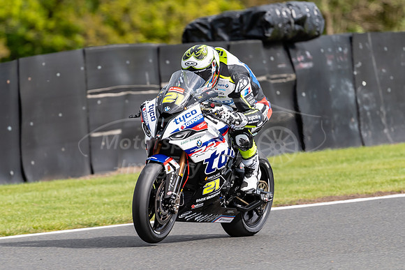 21 Christian Iddon BMW,