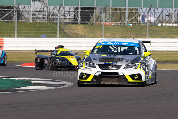44  Alex Day / William Foster