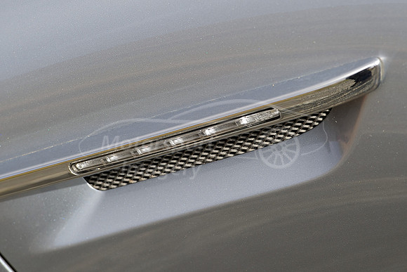 Aston Martin DB9