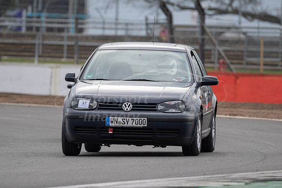 Miss Tiziana MUTSCHLER  VW GOLF