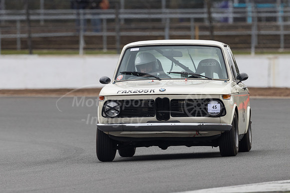 45 Richard TYZACK  BMW 2002