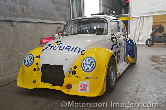 Car 26, Touring