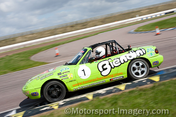 MX5 Championship Rockingham