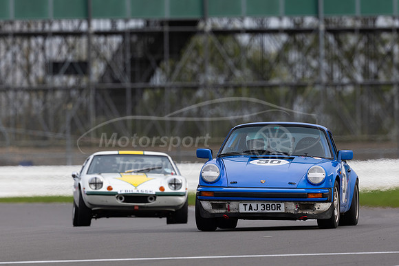 30 John Williams - Porsche 911SC