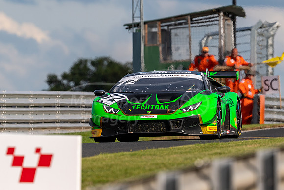 72  Adam Balon / Phil Keen,  Barwell Motorsport Lamborghini Huracan GT3